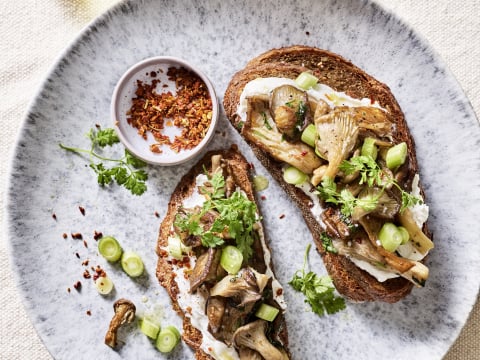 Toast Champignon Met Oesterzwammen En Ricotta Libelle Lekker