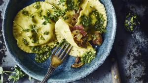 Homemade ravioli met oesterzwammen en prosciutto