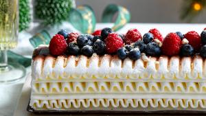 IJstaart met fruit en meringue