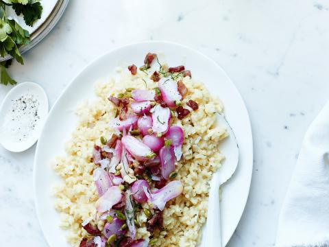 Geroosterde radijzen met spek en risotto