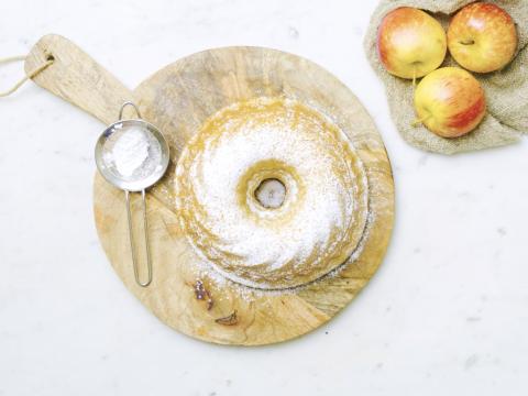 Appel-tulbandcake met yoghurt en citroen