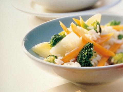 Rijst met broccoli en wortelen