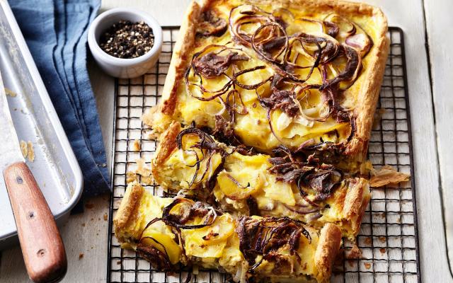 Quiche aux oignons et anchois