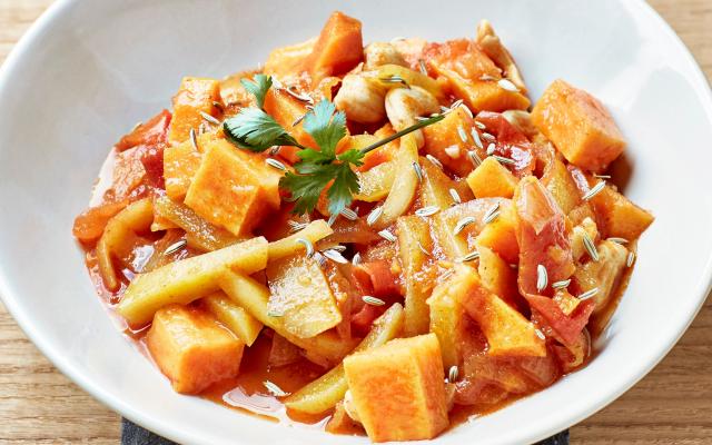 Curry de patates douces à la mangue et aux noix de cajou