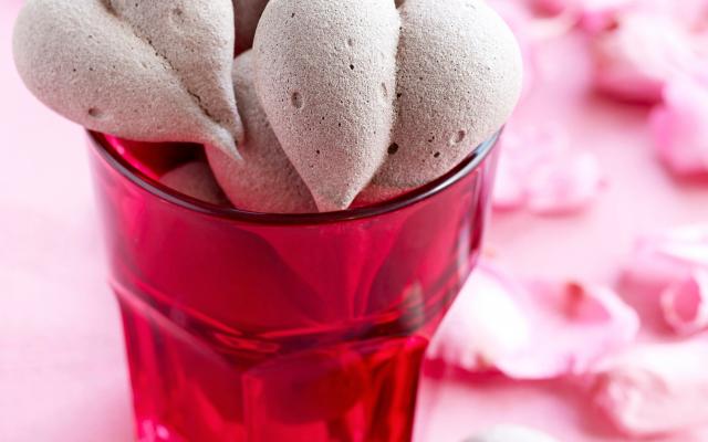 Coeurs en meringue au chocolat