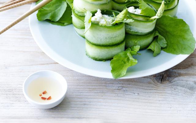 Roulades de concombre au crabe