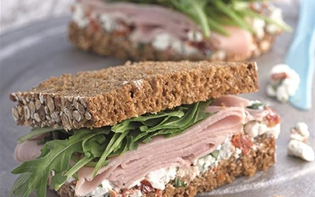 Sandwich met ham en cottage cheese (10 SmartPoints )
