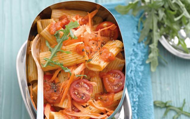 Rigatonisalade met tomatendressing (8 SmartPoints)