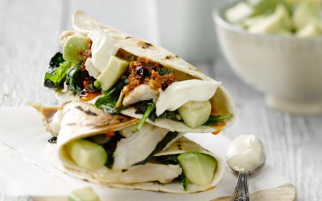 Quesadilla’s met gegrilde kip en spinazie