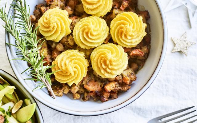 Hachis parmentier van wintergroenten met pommes duchesse en een witloofslaatje