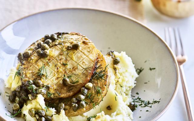 Aardappelpuree met knolseldersteak en kappertjessaus