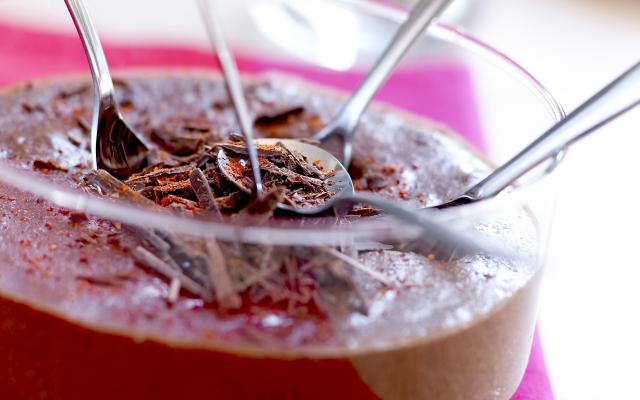 Mousse au chocolat pimentée au rhum