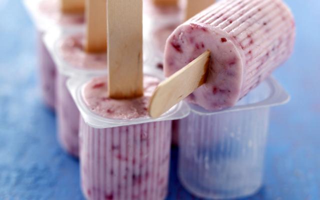 Petit-Suisse-ijsjes met aardbeien