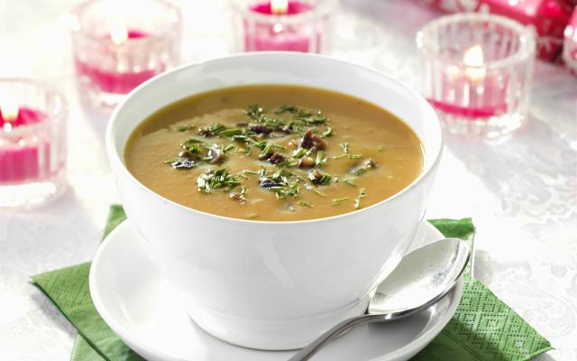Soupe de cèpes aux châtaignes