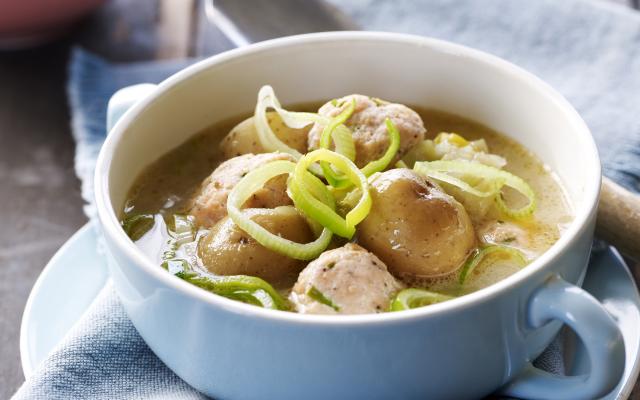 Soupe de poireaux et boulettes de saumon