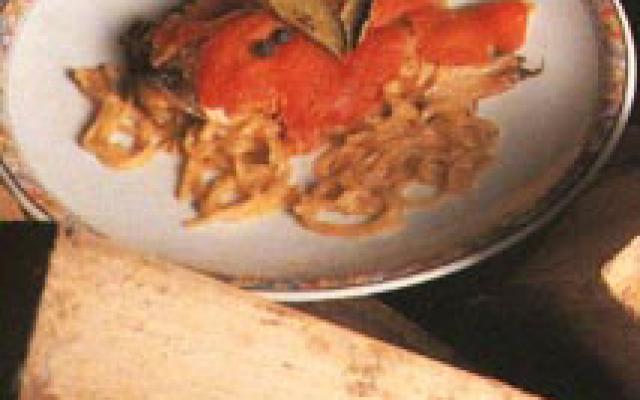 Ovengerecht met haring en tomaten