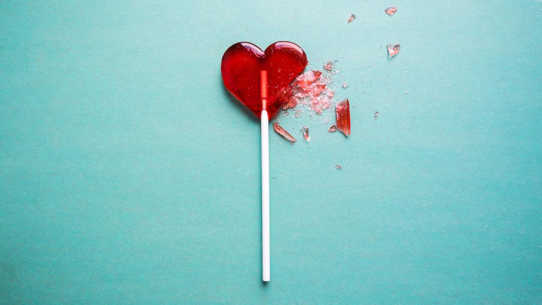 Love is dead: quand votre rupture se fait digitale Love is dead: quand votre rupture se fait digitale