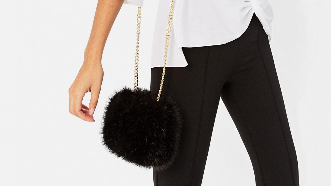 Élégants et pratiques: 10 sacs de soirée à shopper pour les fêtes! Élégants et pratiques: 10 sacs de soirée à shopper pour les fêtes!