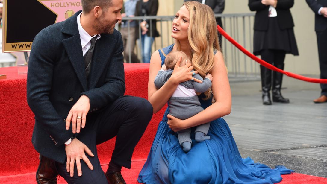 Dochters van Blake Lively en Ryan Reynolds beleven eerste rode loper moment Dochters van Blake Lively en Ryan Reynolds beleven eerste rode loper moment
