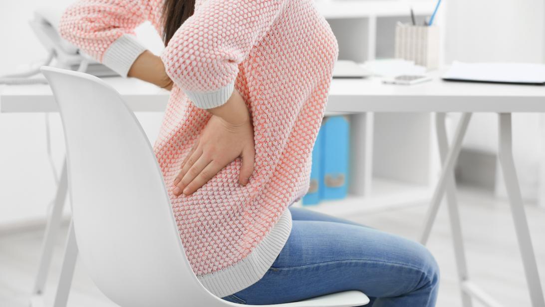 Mal de dos au bureau? Nos astuces pour y remédier Mal de dos au bureau? Nos astuces pour y remédier
