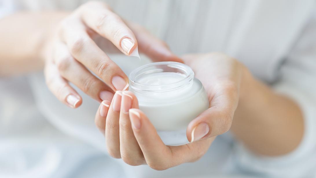 5 fouten die je nooit meer mag maken als je een moisturizer aanbrengt 5 fouten die je nooit meer mag maken als je een moisturizer aanbrengt