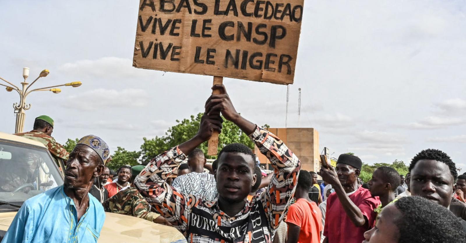 Niger L Espace A Rien Ferm Face La Menace D Intervention Arm E