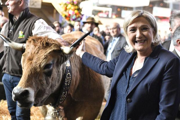 Marine Le Pen mise en examen pour avoir relayé des photos d exactions