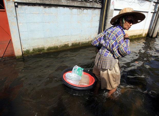 Tha Lande Le Bilan Des Inondations D Passe Les Morts