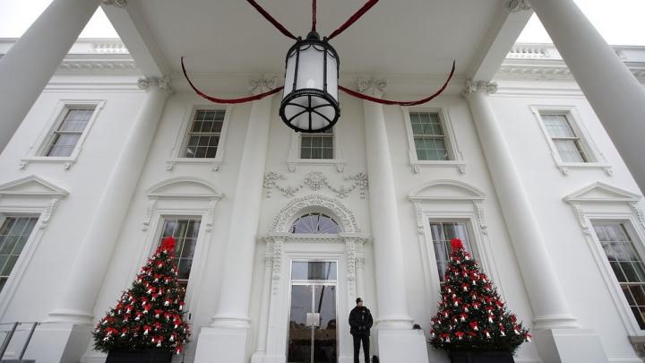 Moet je zien: Michelle Obama versiert Witte Huis voor laatste keer Moet je zien: Michelle Obama versiert Witte Huis voor laatste keer