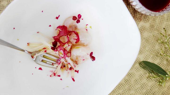 Recept: gemarineerde langoustines met verse groenten en kruiden Recept: gemarineerde langoustines met verse groenten en kruiden