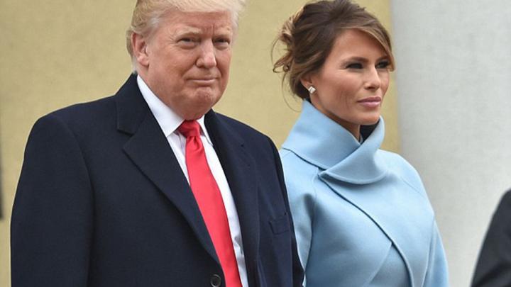 Melania Trump verschijnt dan toch in ontwerp van deze bekende designer Melania Trump verschijnt dan toch in ontwerp van deze bekende designer