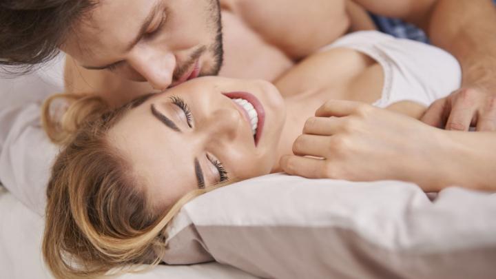 Deze eenvoudige aanpassing is volgens de wetenschap écht goed voor je seksleven Deze eenvoudige aanpassing is volgens de wetenschap écht goed voor je seksleven