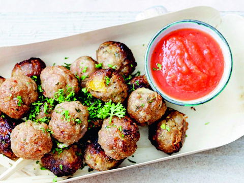 Traditionele Balletjes Met Tomatendip - Libelle Lekker