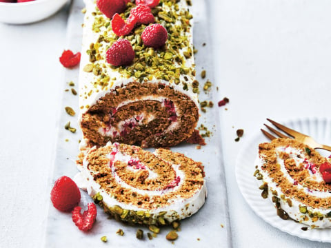 Gateau Roule A La Ricotta Framboises Et Pistaches Cuisine Et Recettes Recette Femmes D Aujourd Hui Delices