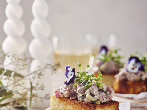 Geroosterd Briochebrood Met Rundstartaar Libelle Lekker