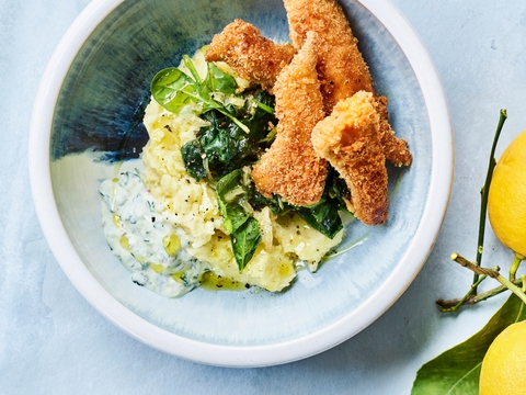 Homemade Zalmfishsticks Met Spinazie En Puree Libelle Lekker homemade-zalmfishsticks-met-spinazie-en-puree-libelle-lekker