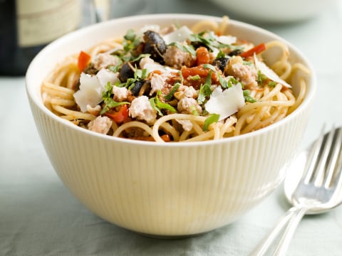 Spaghetti met ansjovis en tonijn - Libelle Lekker