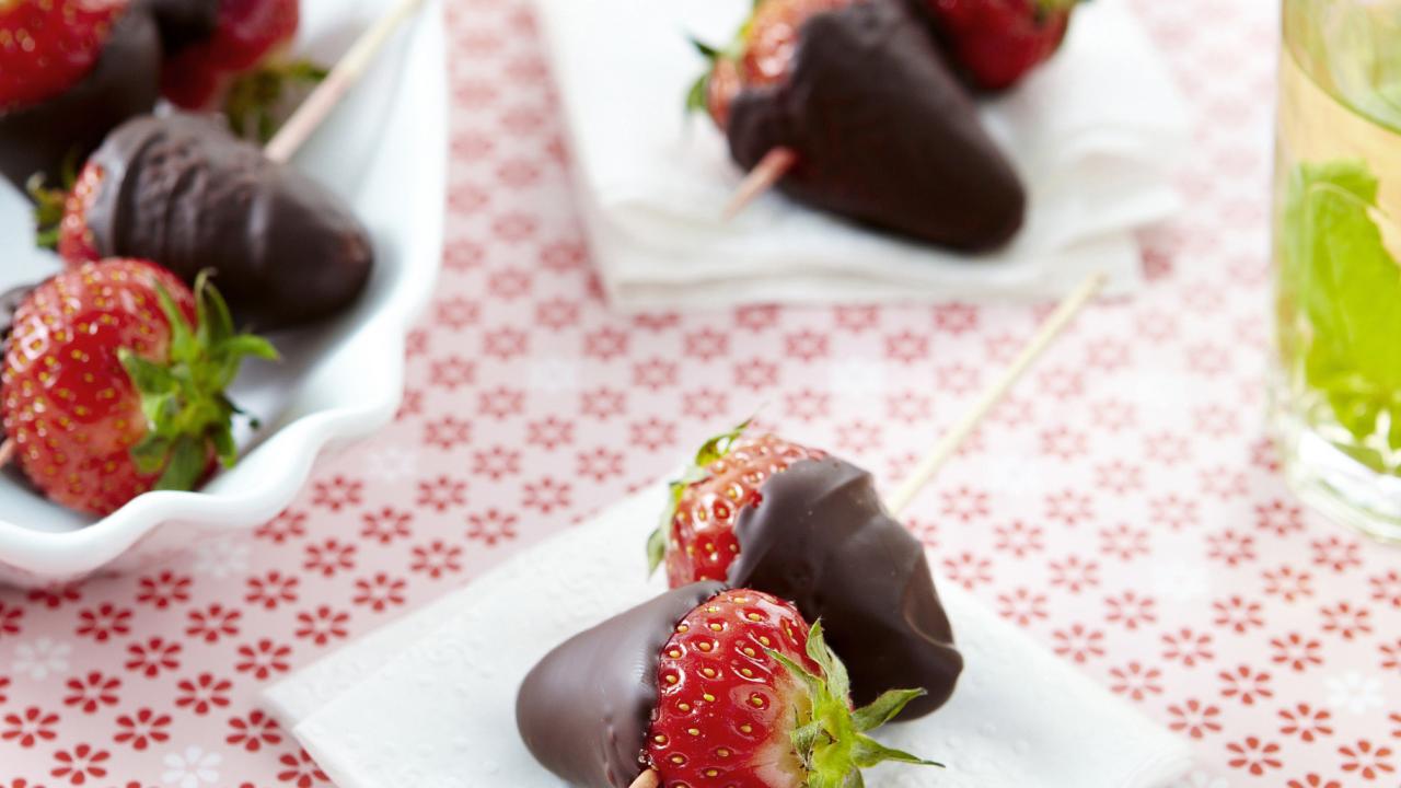 Ongekend Aardbeien met chocolade - Libelle Lekker WT-15