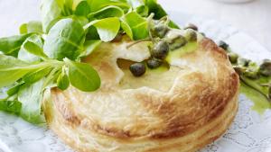 Mousse van gerookte forel in bladerdeeg