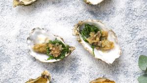 Gebakken oester met krokante zeekraal