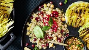 Quinoasalade met geroosterde paprika en kikkererwten