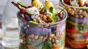 Salade de légumes rôtis, pois chiches et zaatar