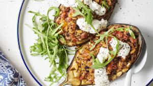 Aubergines gevuld met quinoa en gekookte ham