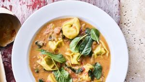 Romige tomatensoep met tortellini