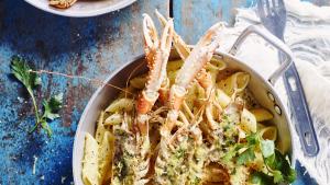 Citroenpasta met gegratineerde langoustines