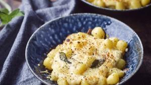 Gnocchi met salie en kaaskorst