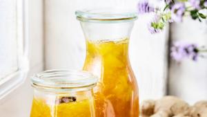Mangoconfituur met steranijs en gember