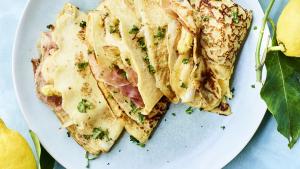 Hartige pannenkoek met witte asperges en ham