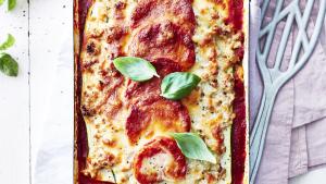 Zomerse lasagne met courgette, spinazie, ricotta en kalfsgehakt