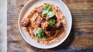 Balletjes met crème van gegrilde paprika